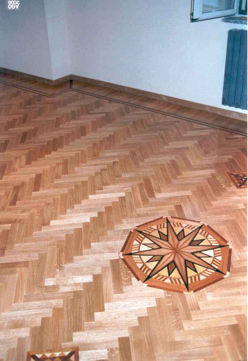 Parquet avec étoile marquetée personnalisée, fait maison